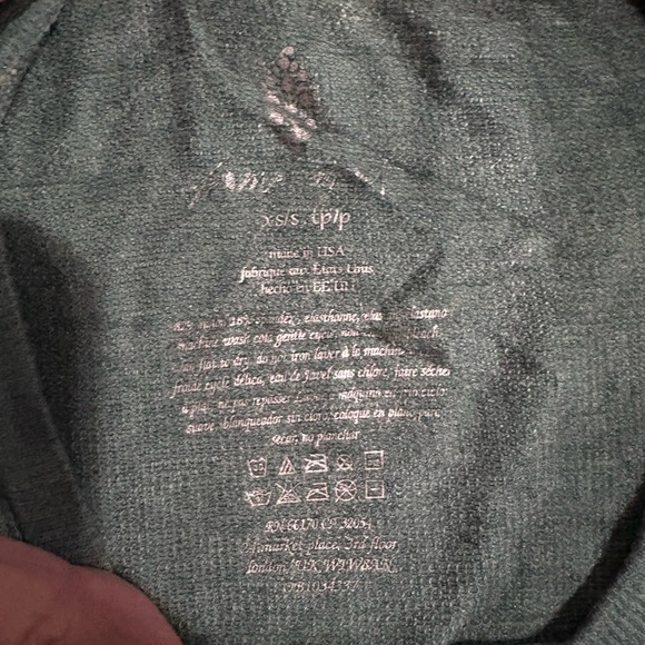 Free People Movement XS/S t shirt bundle! Distressed looks. Very stretchy! NWOT - Picture 5 of 5